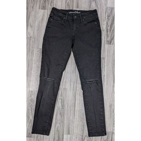 (3/$35) Universal Thread Size 2 / 26 R Mid Rise Skinny Distressed Black Jeans - Picture 1 of 11
